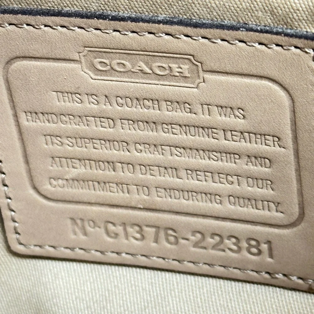 Coach Courtenay 22381 Camel Beige Leather Hobo Shoulder Bag Turnlock Pocket